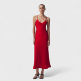 Karmino suknelė - Minimalistinis ir elegantiškas kirpimas