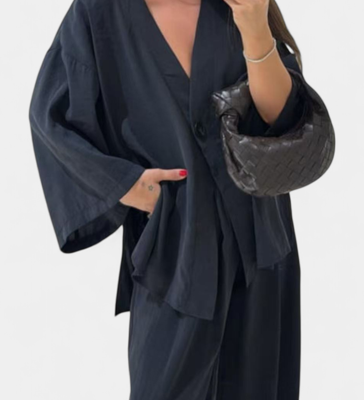 Eli | Oversize komplektas su V formos topu