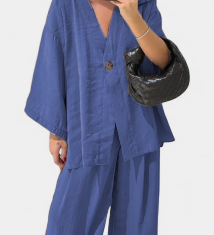 Eli | Oversize komplektas su V formos topu