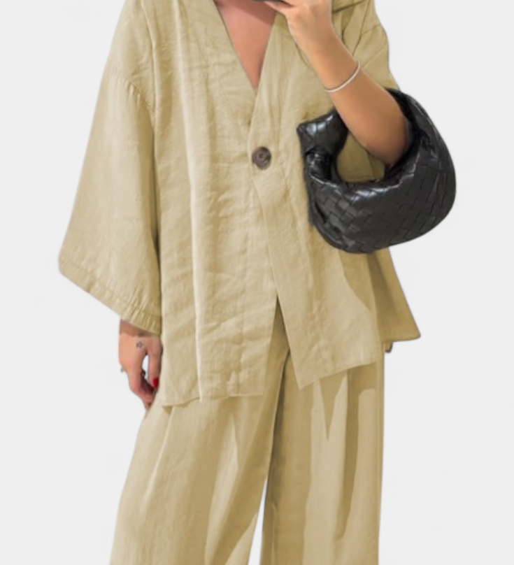 Eli | Oversize komplektas su V formos topu