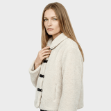 Aldona™ – Elegantiška Trumpa Fleece Striukė