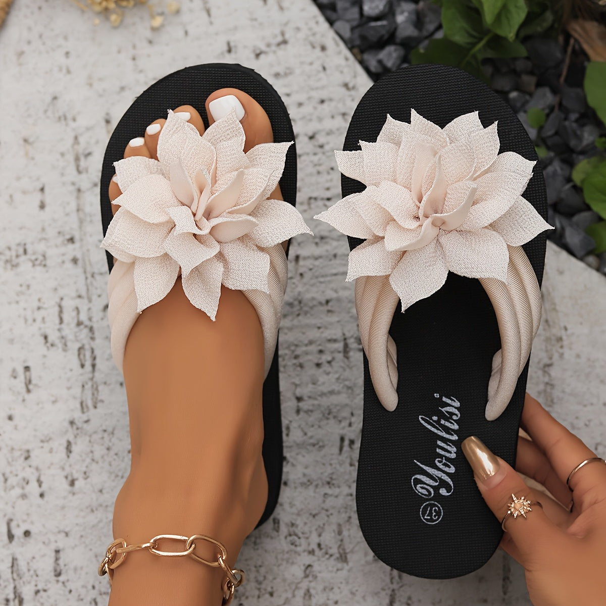 Lijana™ | Gėlės detalės sandalai